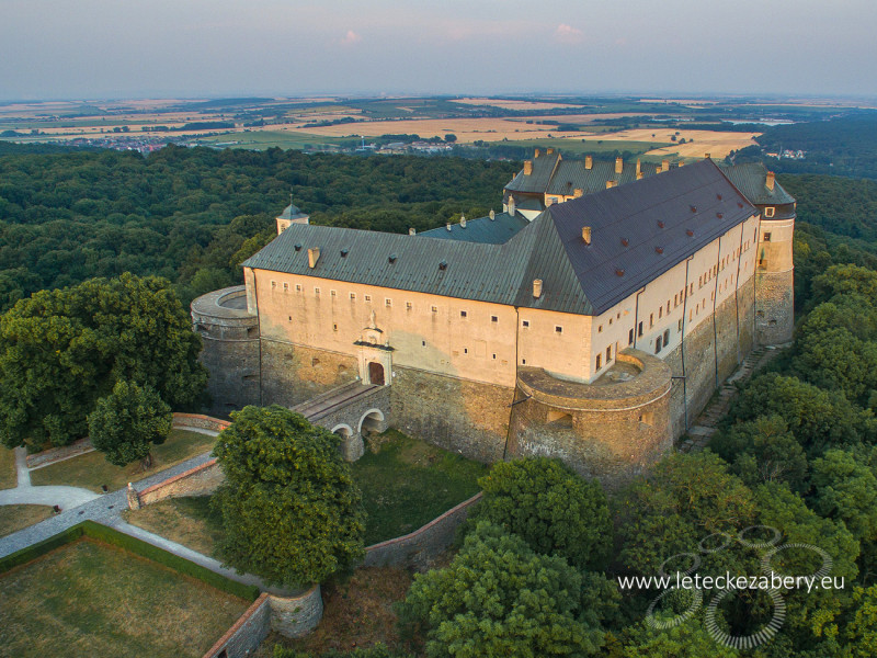 hrad červený kameň