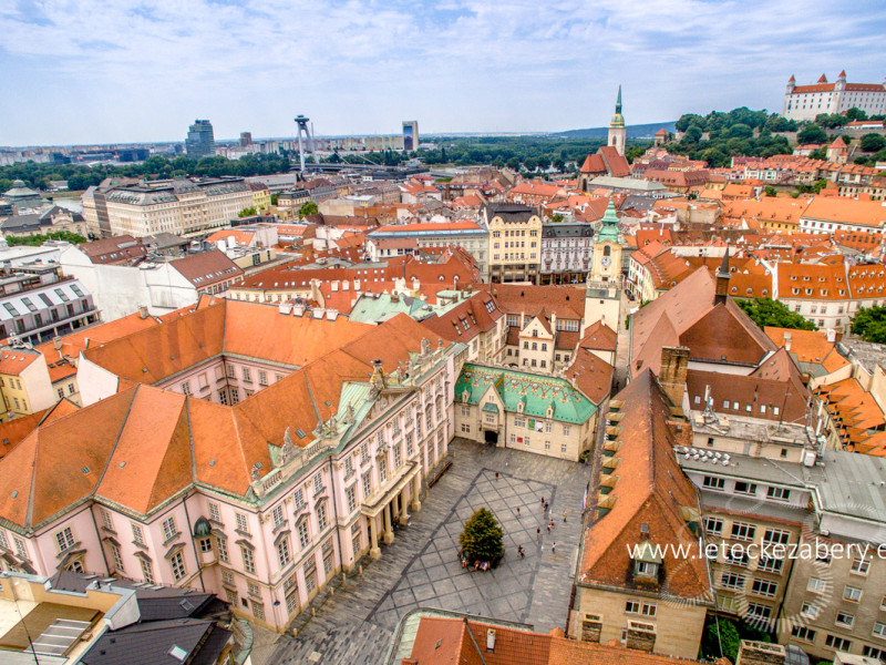 Primaciálny palác Bratislava letecká fotografia