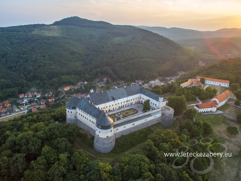 Červený kameň letecká fotografia