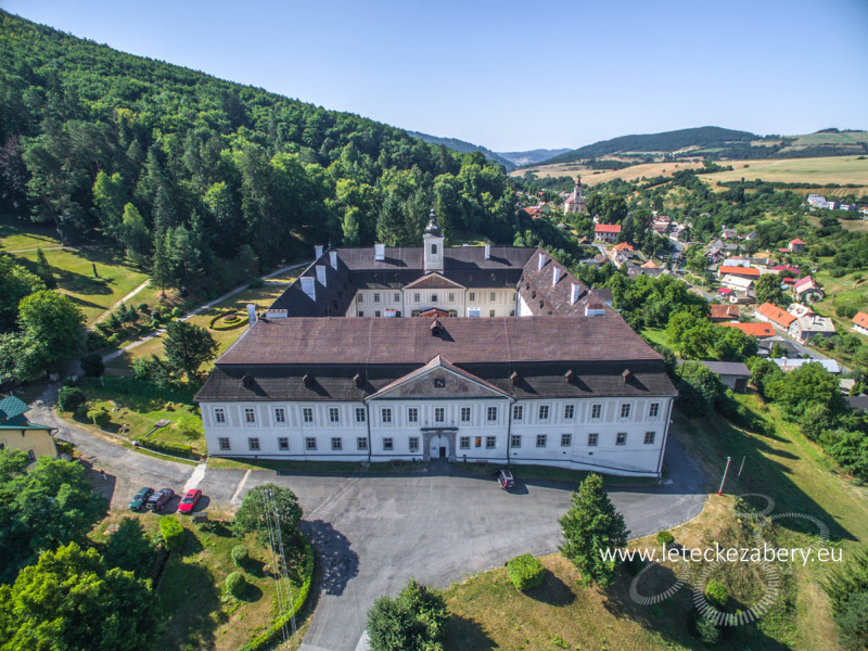 kastiel sv. anton letecká fotografia